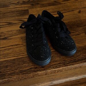 Isaac Mizrahi Black Sneakers with Glitter